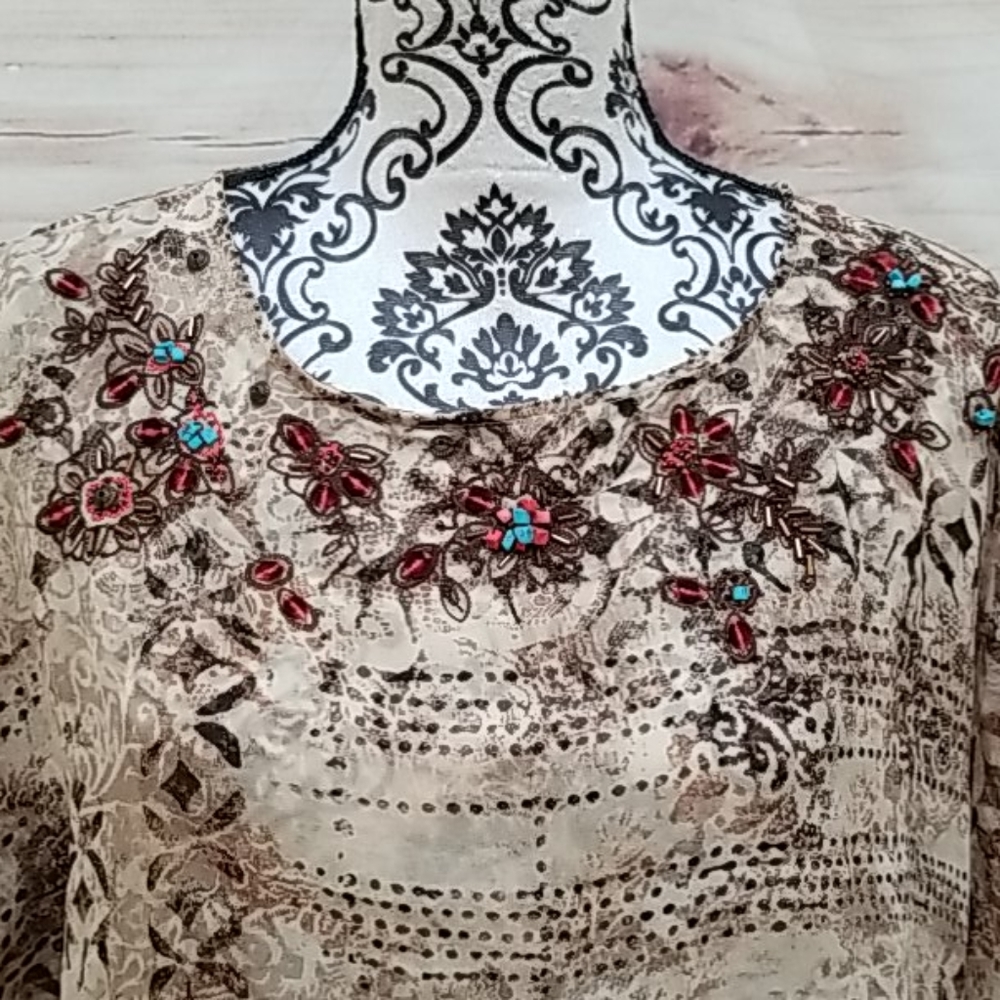 Chico’s Woman Top 100% Silk Sz 2 - Picture 2 of 13
